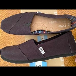 Tom’s Black on Black Canvas